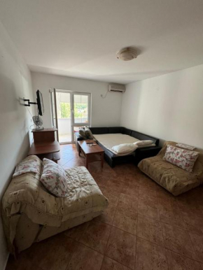 Apartman sa balkonom
